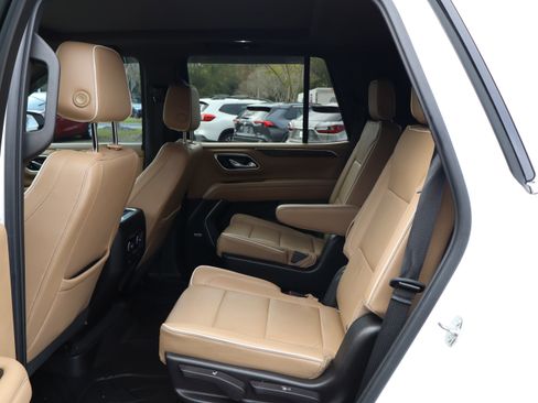 Used 2021 Chevrolet Tahoe Premier w/ Premium Package image 35