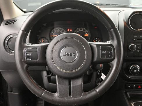 Used 2016 Jeep Patriot Latitude w/ Sun/Sound Group image 28