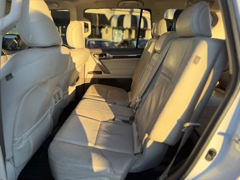 Used 2013 Lexus GX 460 image 18