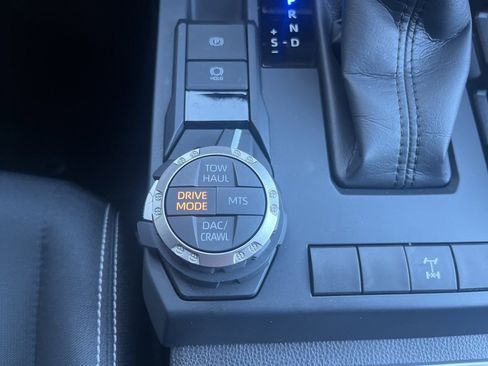 Used 2024 Toyota Tacoma TRD Off-Road image 30