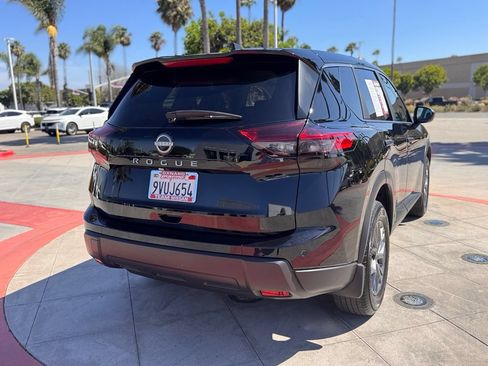 Certified 2025 Nissan Rogue S FWD image 8