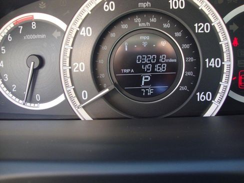 Used 2017 Honda Accord LX image 9