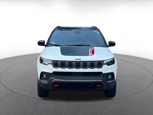 Used 2025 Jeep Compass Trailhawk AWD/4WD image 4