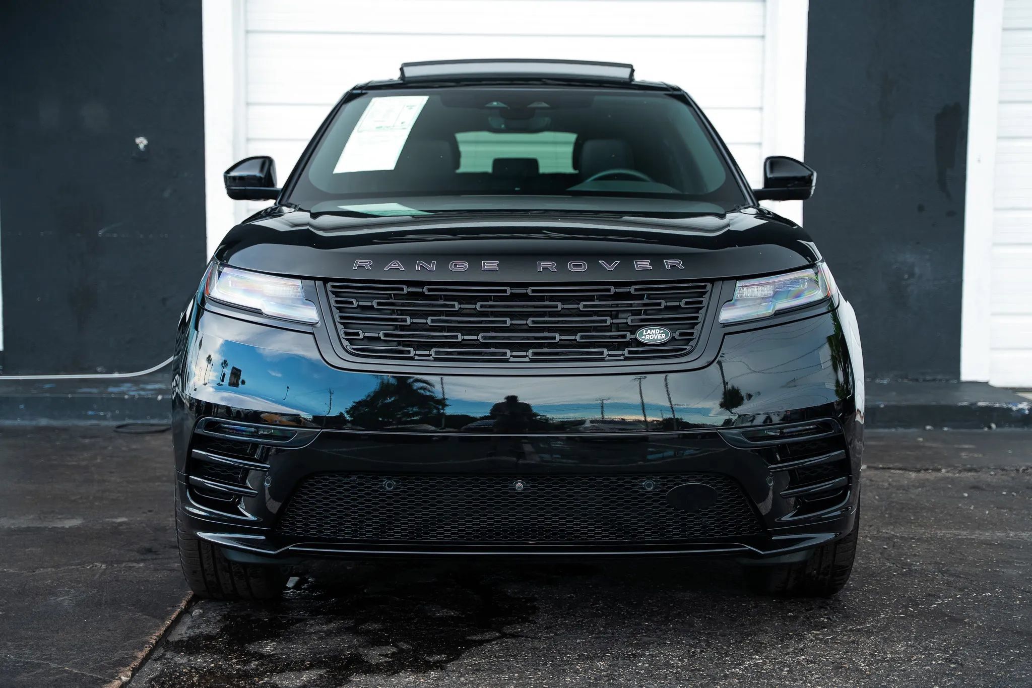 Used 2026 Land Rover Range Rover Velar Dynamic SE AWD/4WD image 2