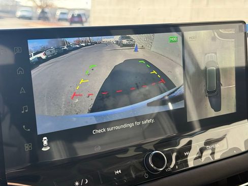 New 2025 Mitsubishi Outlander SE image 15