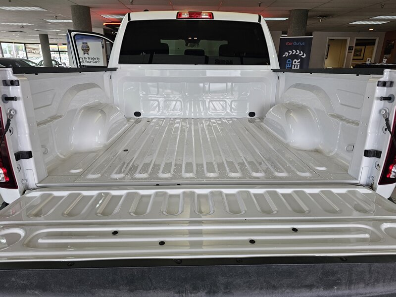 Used 2024 RAM 1500 Warlock AWD/4WD image 32
