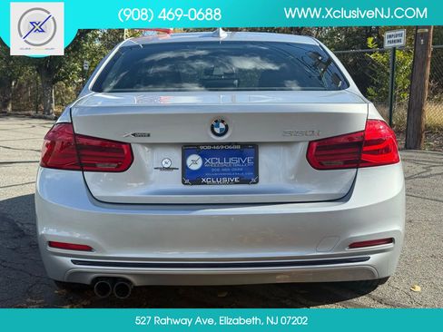 Used 2018 BMW 330i xDrive Sedan w/ Convenience Package image 3