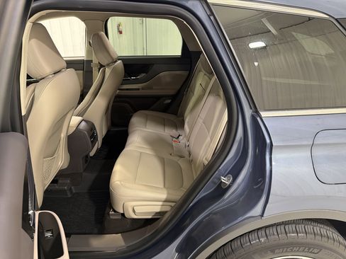 Used 2022 Lincoln Corsair FWD w/ Equipment Group 101A image 11