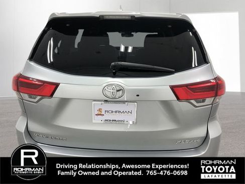 Used 2019 Toyota Highlander XLE AWD/4WD image 5