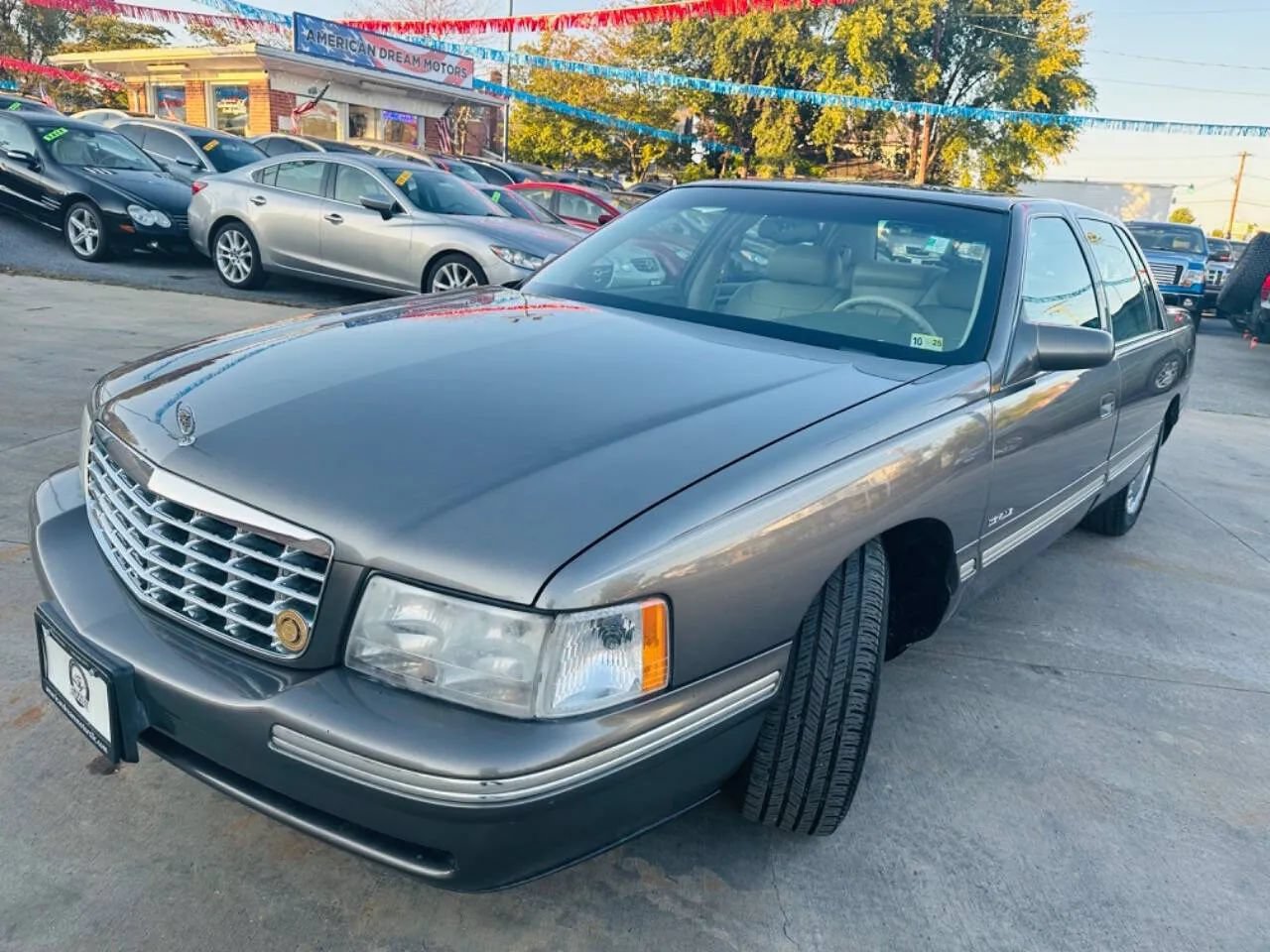 Used 1998 Cadillac De Ville FWD image 3