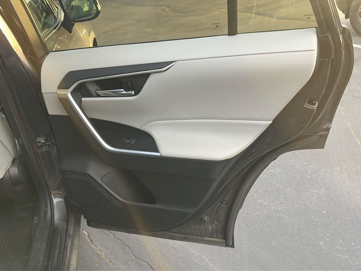 Used 2021 Toyota RAV4 XLE Premium AWD/4WD image 22