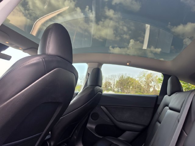 Used 2024 Tesla Model Y 2WD image 21