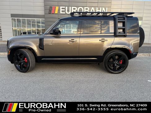 Used 2024 Land Rover Defender 110 X-Dynamic SE AWD/4WD image 2