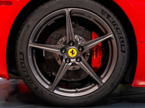Certified 2014 Ferrari 458 Spider RWD image 15