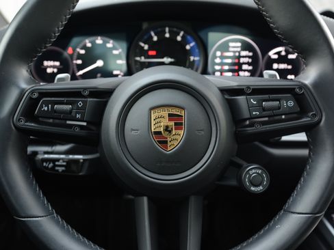 Used 2022 Porsche 911 Targa 4S AWD/4WD image 16