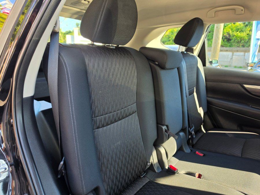 Used 2019 Nissan Rogue S AWD/4WD image 34