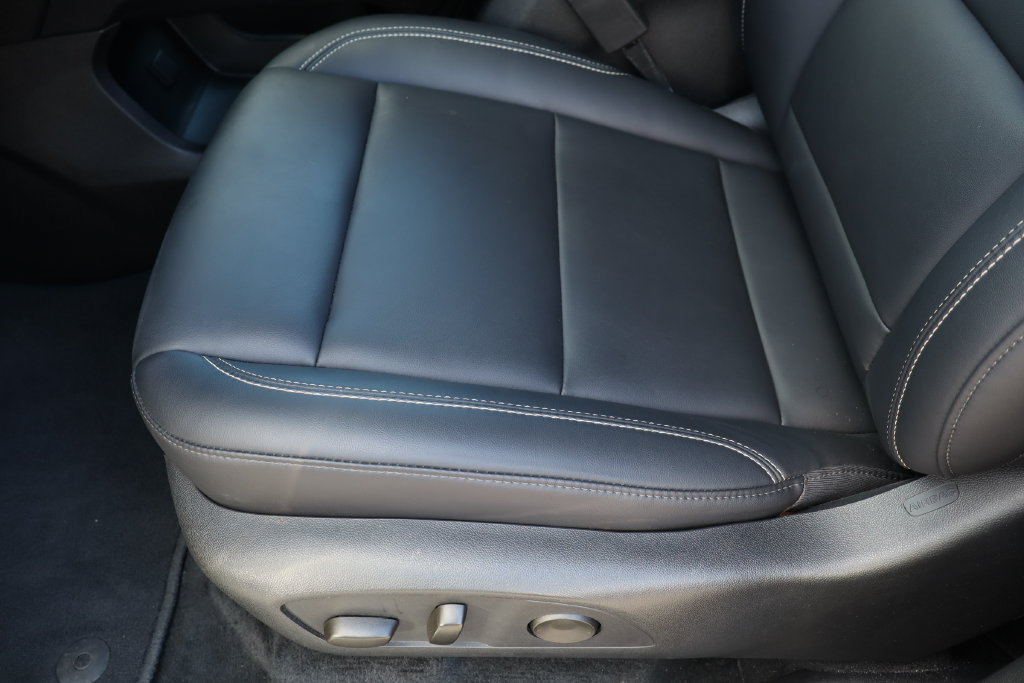 Certified 2026 GMC Acadia Elevation w/ Elevation Premium Package FWD image 20