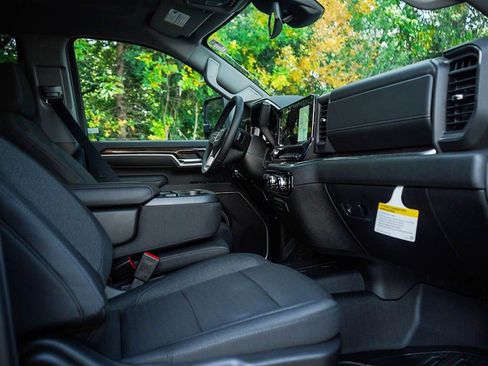 New 2026 GMC Sierra 3500 SLE w/ SLE Value Package image 9