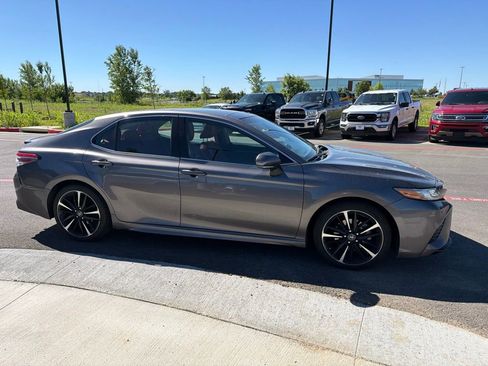 Used 2018 Toyota Camry XSE FWD image 4