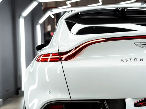 Used 2021 Aston Martin DBX AWD/4WD image 30