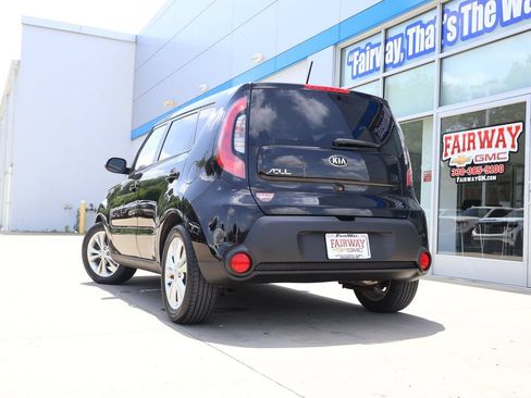 Used 2015 Kia Soul + w/ Audio Package FWD image 32