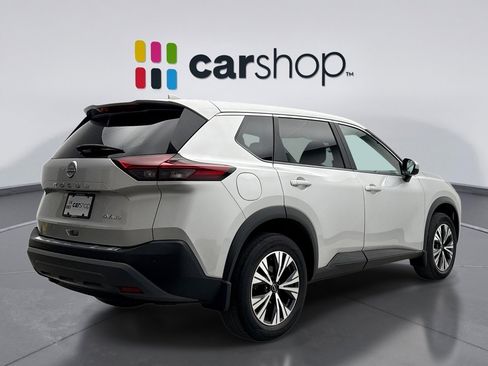 Used 2023 Nissan Rogue SV image 5