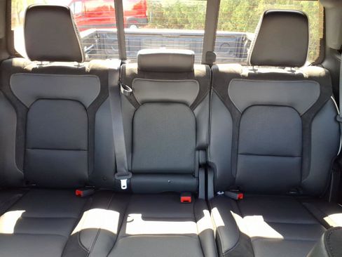 New 2026 RAM 1500 Laramie AWD/4WD image 10