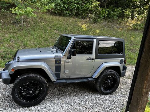 Used 2016 Jeep Wrangler Sport image 1