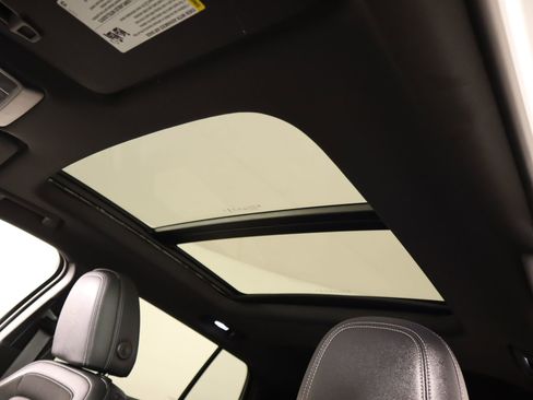 Used 2025 Chevrolet Equinox EV LT w/ LPO, Blackout Package image 14