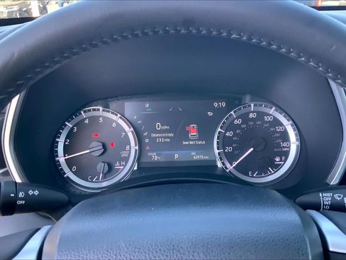 Used 2023 Toyota Highlander XLE FWD image 26