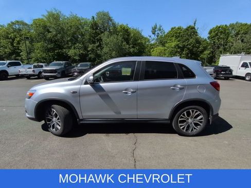 Used 2017 Mitsubishi Outlander Sport SE AWD/4WD image 2