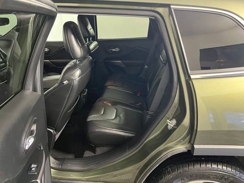 Certified 2019 Jeep Cherokee Limited w/ Trailer Tow Group AWD/4WD image 25