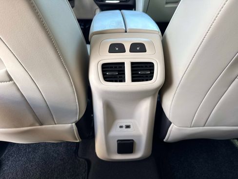 Used 2022 Buick Envision Avenir w/ Technology Package II image 17