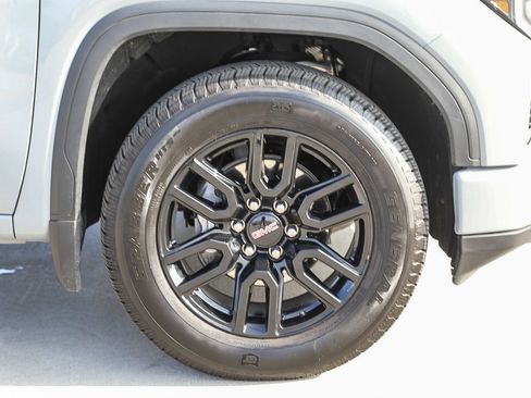 Used 2024 GMC Sierra 1500 Elevation image 10
