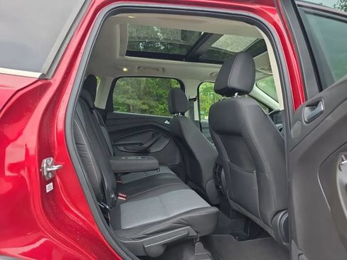 Used 2017 Ford Escape SE w/ Equipment Group 201A FWD image 42