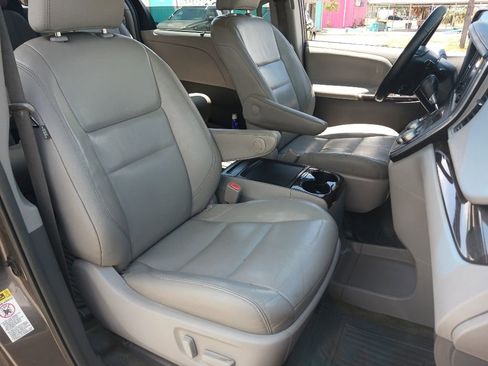 Used 2016 Toyota Sienna XLE FWD image 15
