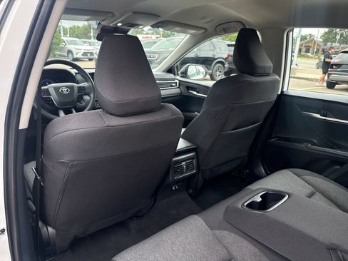 Used 2025 Toyota Camry LE FWD image 36