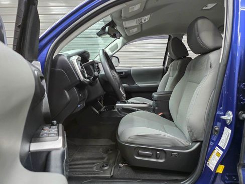 Used 2022 Toyota Tacoma SR5 AWD/4WD image 17