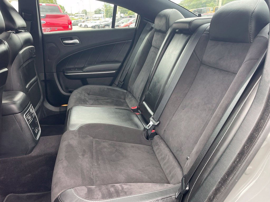 Used 2018 Dodge Charger R/T w/ Plus Group RWD image 9