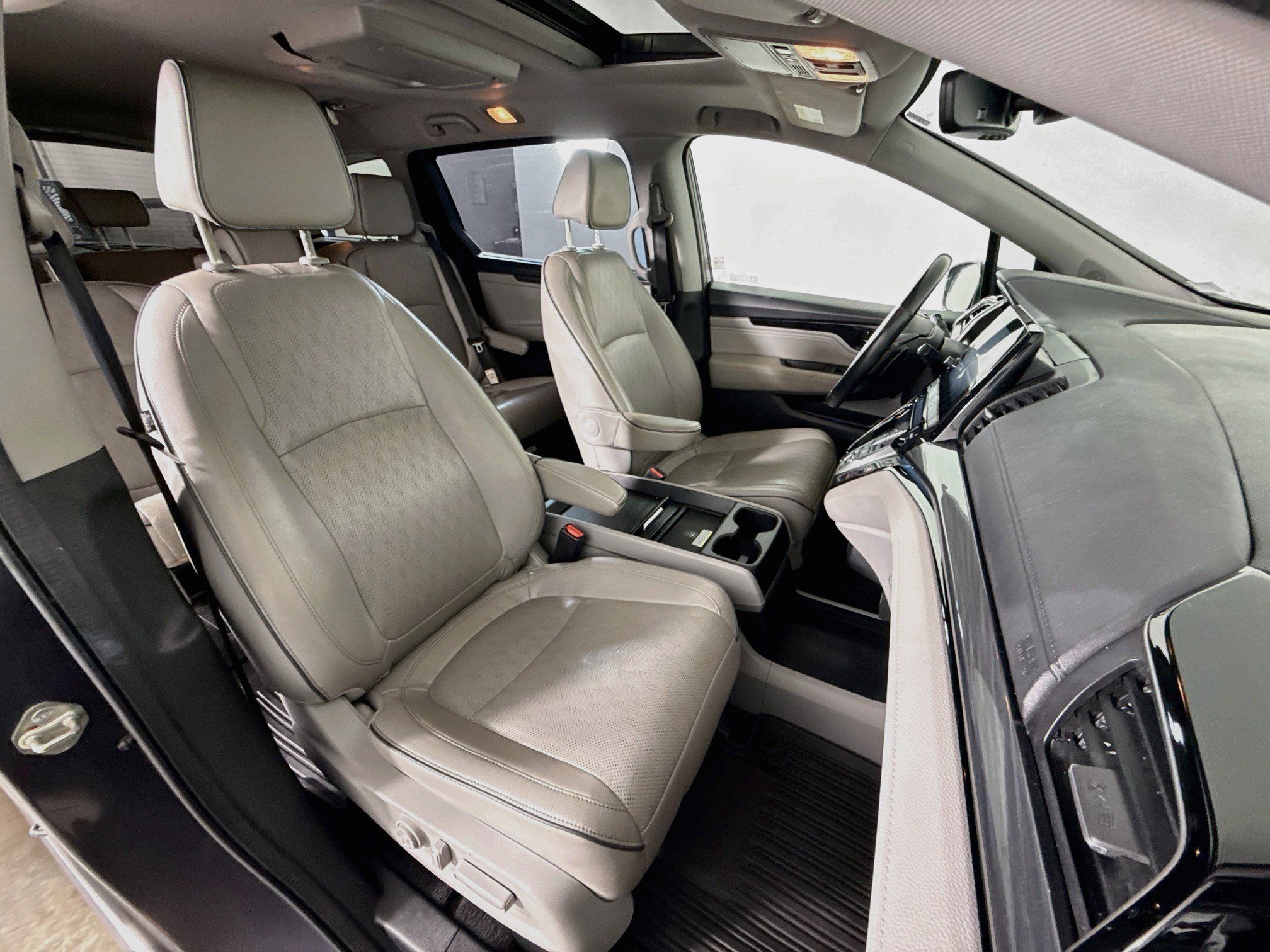 Used 2021 Honda Odyssey Elite image 28