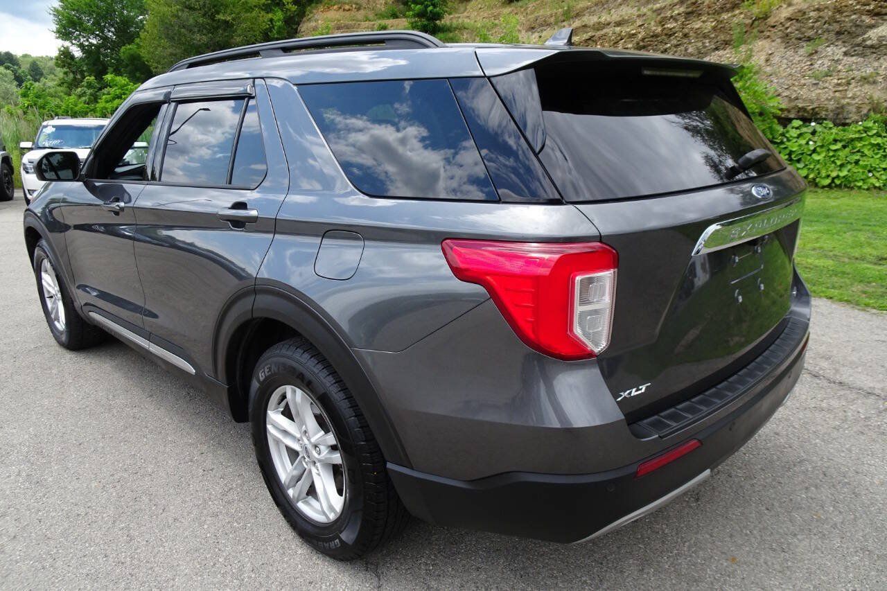 Used 2020 Ford Explorer XLT w/ Equipment Group 202A AWD/4WD image 8
