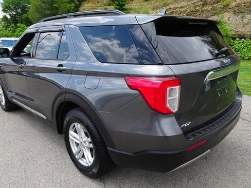 Used 2020 Ford Explorer XLT w/ Equipment Group 202A AWD/4WD image 8