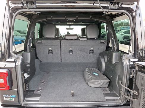 Used 2022 Jeep Wrangler Unlimited Rubicon 4xe w/ Cold Weather Group image 31