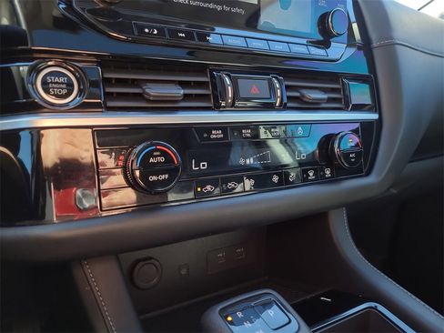 Certified 2023 Nissan Pathfinder SL w/ SL Premium Package image 27