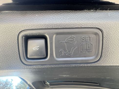 Used 2020 Lincoln Navigator 2WD image 10