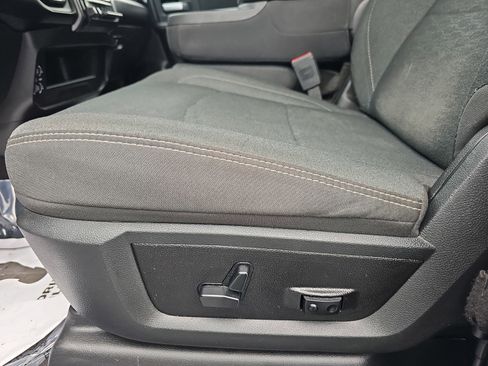 Used 2025 RAM 2500 Big Horn AWD/4WD image 30