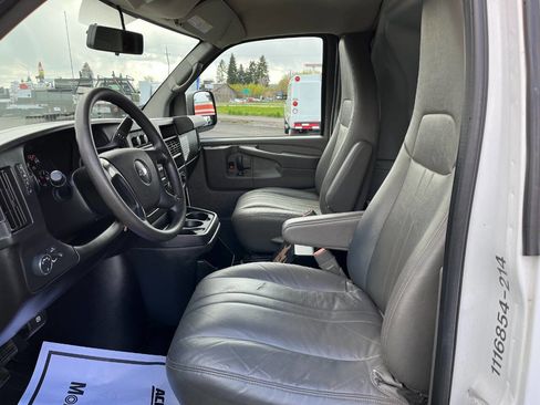 Used 2014 Chevrolet Express 2500 image 10