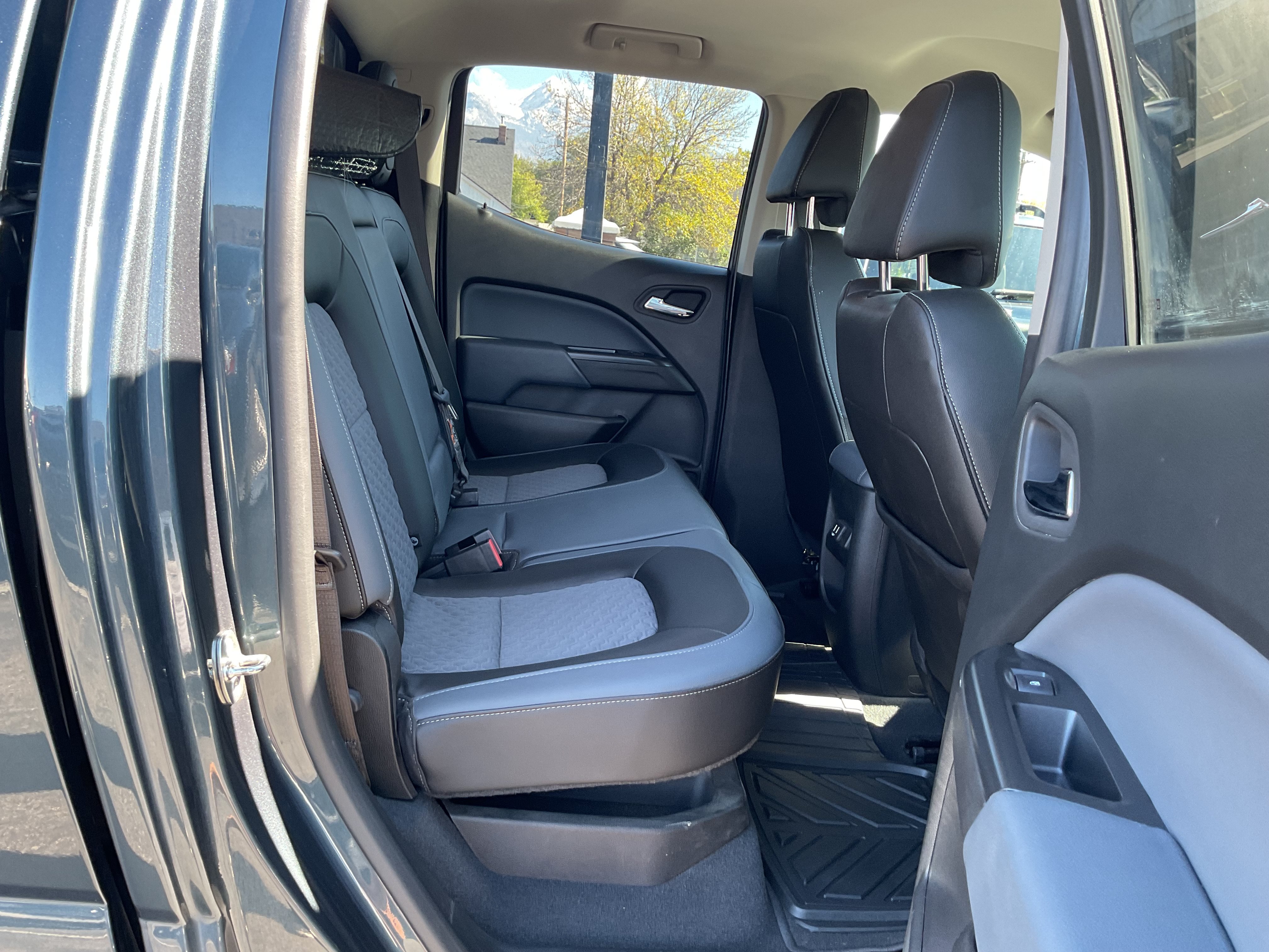 Used 2019 Chevrolet Colorado Z71 AWD/4WD image 11