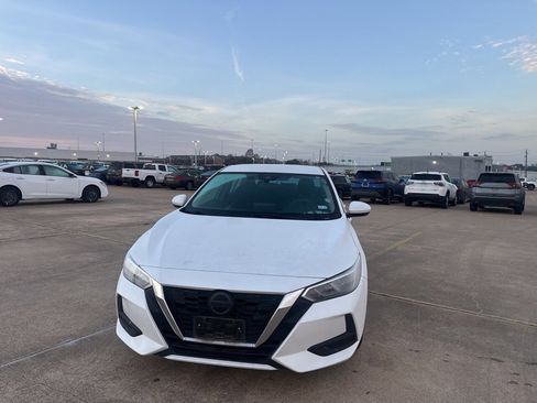 Certified 2022 Nissan Sentra SV image 5
