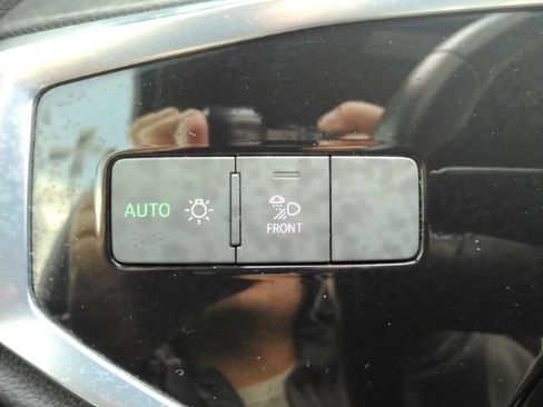 Used 2020 Audi Q3 2.0T Premium Plus w/ Premium Plus Package AWD/4WD image 38